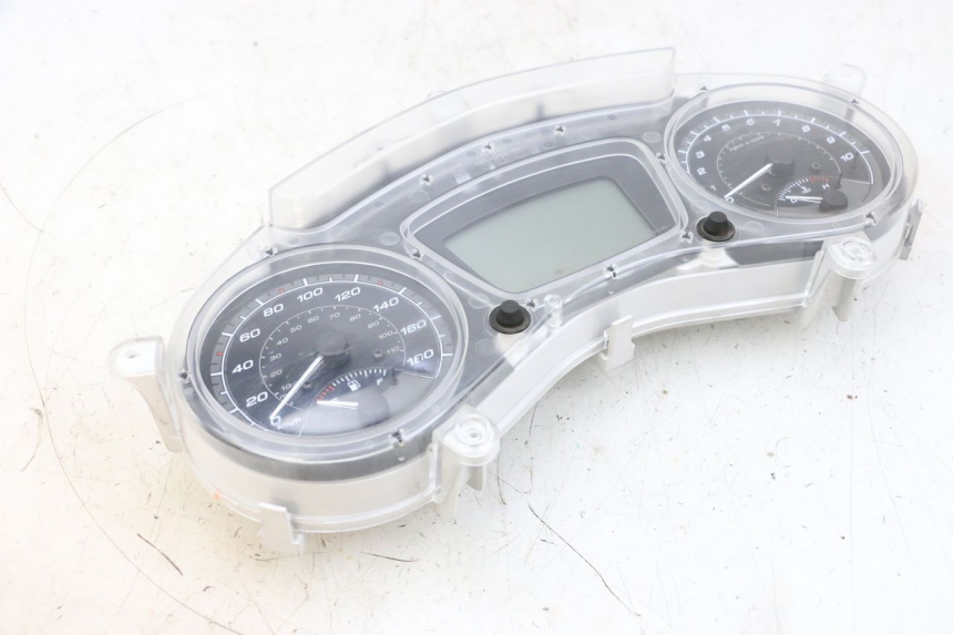 photo de CONTACHILOMETRI PIAGGIO MP3 HPE 300 (2019 - 2026) - Dettagli dei punti di fissaggio