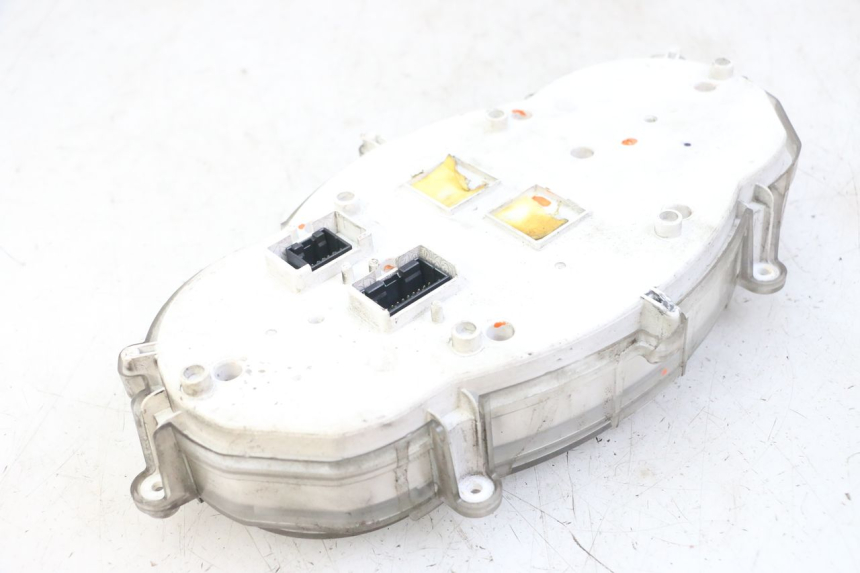 photo de CONTACHILOMETRI PIAGGIO MP3 LT 400 (2007 - 2012) - Stato della superficie e materiale