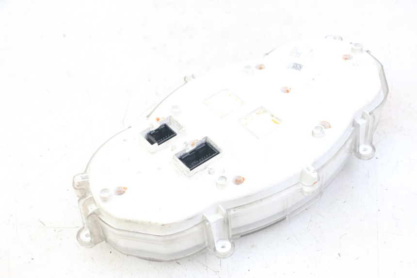 photo de CONTACHILOMETRI PIAGGIO MP3 LT 300 (2010 - 2016) - Stato della superficie e materiale