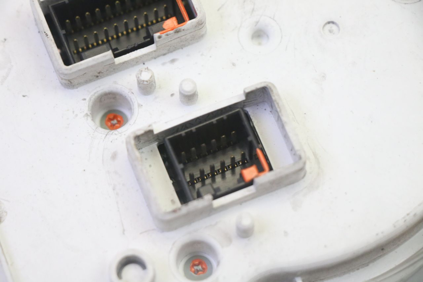 photo de CONTACHILOMETRI PIAGGIO MP3 LT 300 (2010 - 2016) - Zoom sui componenti