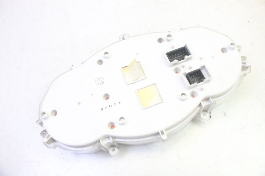 photo de CONTACHILOMETRI PIAGGIO MP3 LT 400 (2007 - 2012) - Altra vista dell'articolo