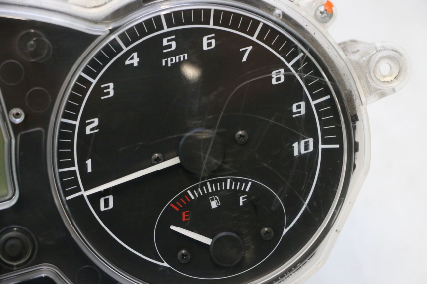 photo de CONTACHILOMETRI PIAGGIO MP3 LT 400 (2007 - 2012) - Caratteristiche distintive