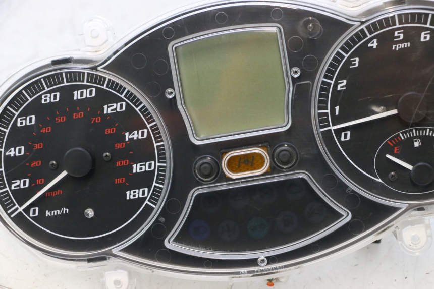 photo de CONTACHILOMETRI PIAGGIO MP3 LT 400 (2007 - 2012) - Zoom sui componenti