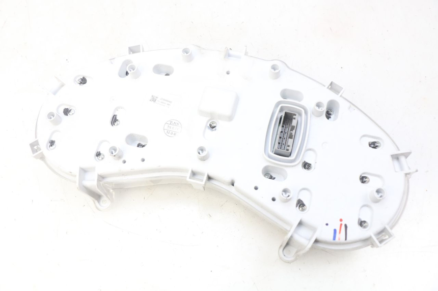 photo de CONTACHILOMETRI PIAGGIO MP3 500 (2014 - 2017) - Stato della superficie e materiale