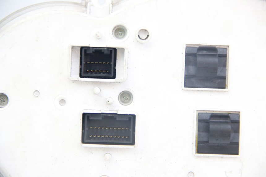 photo de CONTACHILOMETRI PIAGGIO MP3 125 (2006 - 2014) - Zoom sui componenti