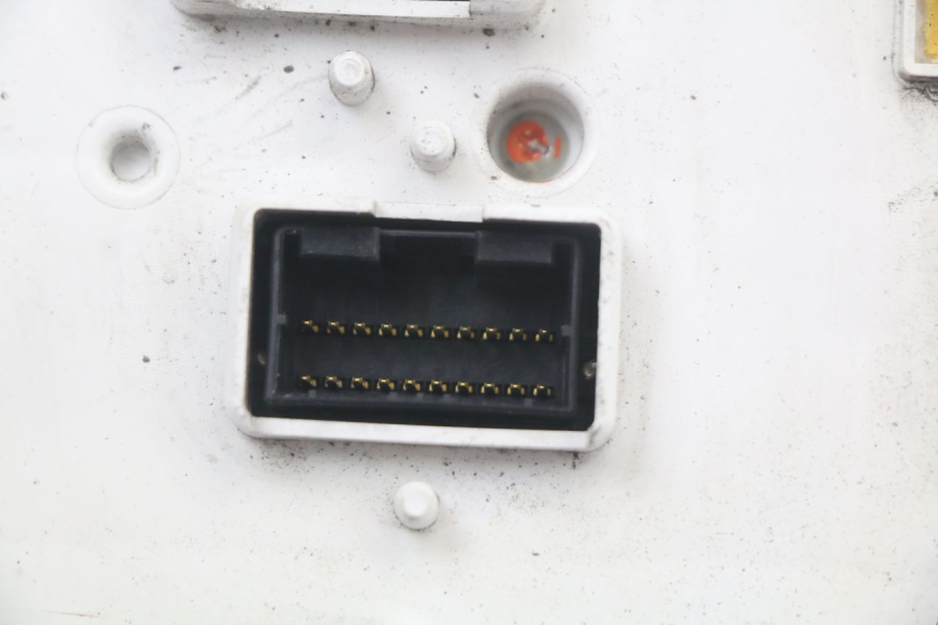 photo de CONTACHILOMETRI PIAGGIO MP3 125 (2006 - 2014) - Altra vista dell'articolo