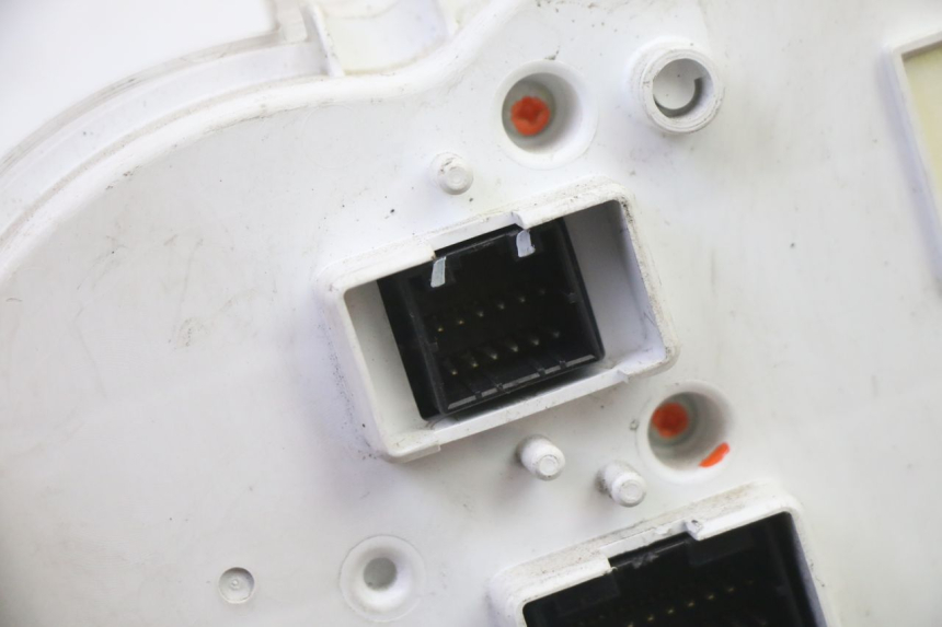 photo de CONTACHILOMETRI PIAGGIO MP3 RL 250 (2006 - 2010) - Altra vista dell'articolo