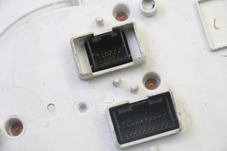 photo de CONTACHILOMETRI PIAGGIO MP3 500 (2011 - 2015) - Caratteristiche distintive