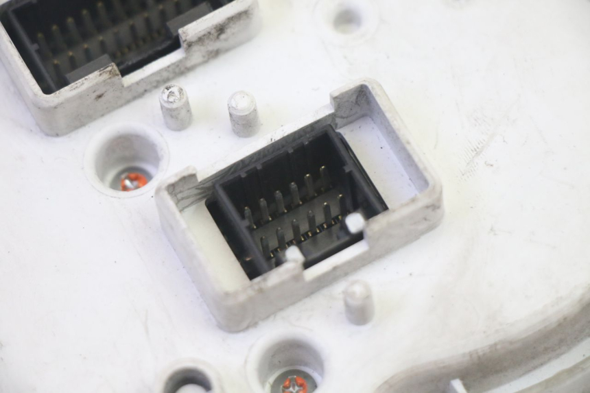 photo de CONTACHILOMETRI PIAGGIO MP3 RL 250 (2006 - 2010) - Altra vista dell'articolo