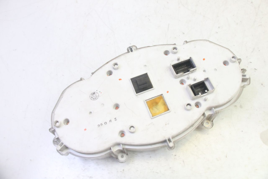 photo de CONTACHILOMETRI PIAGGIO MP3 RL 250 (2006 - 2010) - Marcature e riferimenti originali
