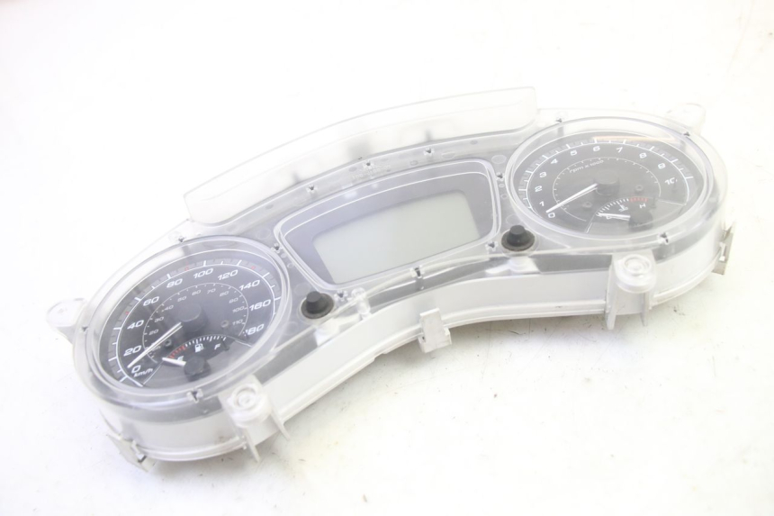 photo de CONTACHILOMETRI PIAGGIO MP3 500 (2016 - 2018) - Vista d'insieme del prodotto