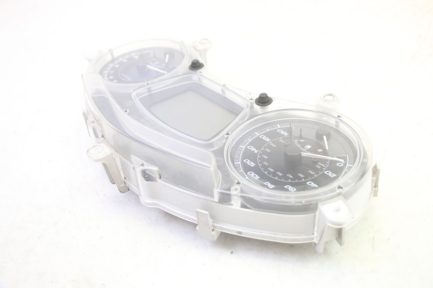 photo de CONTACHILOMETRI PIAGGIO MP3 500 (2016 - 2018) - Dettagli dei punti di fissaggio