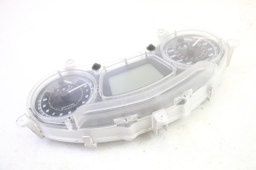 photo de CONTACHILOMETRI PIAGGIO MP3 500 (2016 - 2018) - Stato della superficie e materiale