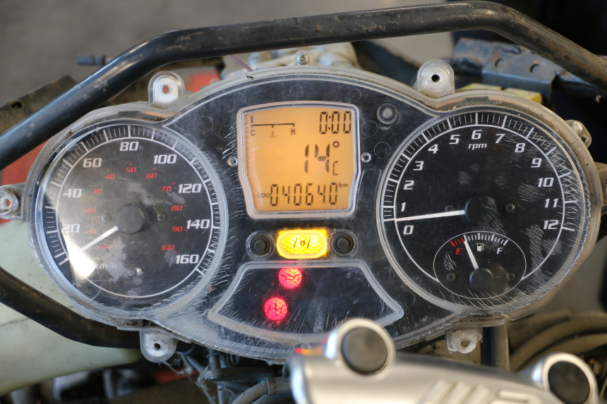 photo de CONTACHILOMETRI PIAGGIO MP3 RL 250 (2006 - 2010) - Zoom sullo stato d'uso