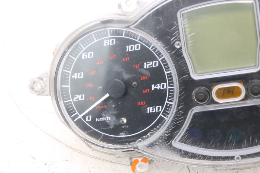 photo de CONTACHILOMETRI PIAGGIO MP3 RL 250 (2006 - 2010) - Zoom sullo stato d'uso