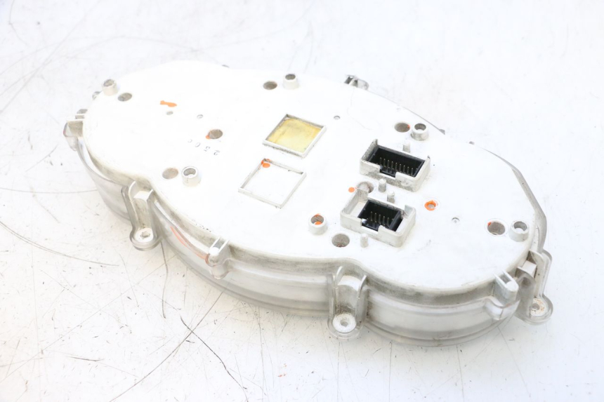photo de CONTACHILOMETRI PIAGGIO MP3 RL 250 (2006 - 2010) - Altra angolazione