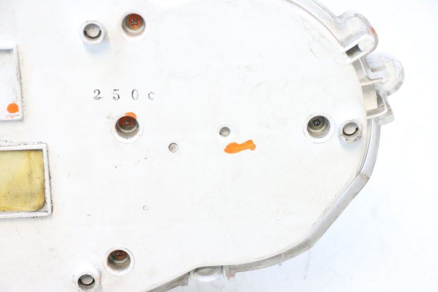 photo de CONTACHILOMETRI PIAGGIO MP3 RL 250 (2006 - 2010) - Dettagli dei punti di fissaggio