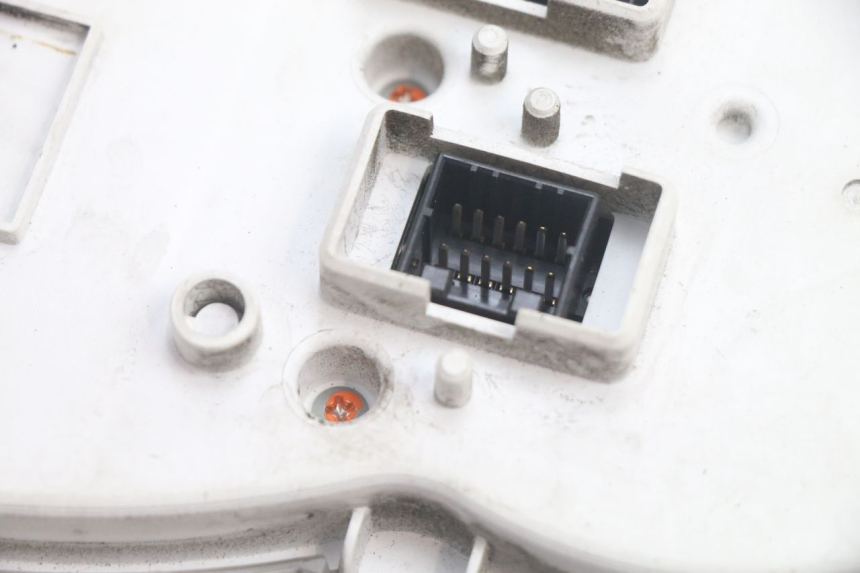 photo de CONTACHILOMETRI PIAGGIO MP3 125 (2006 - 2014) - Altra vista dell'articolo