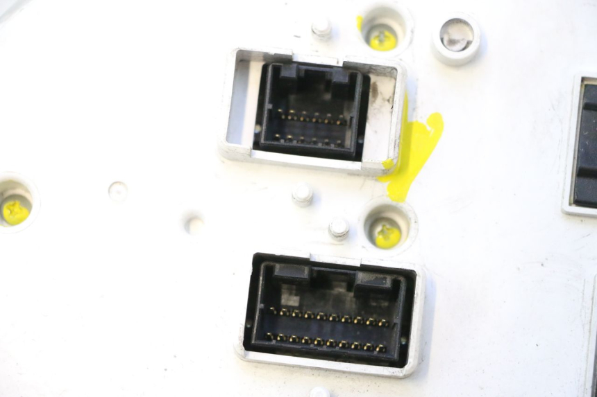 photo de CONTACHILOMETRI PIAGGIO MP3 500 (2011 - 2015) - Caratteristiche distintive