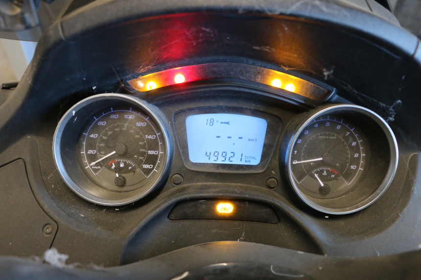 photo de CONTACHILOMETRI PIAGGIO MP3 500 (2016 - 2018) - Dettaglio del componente