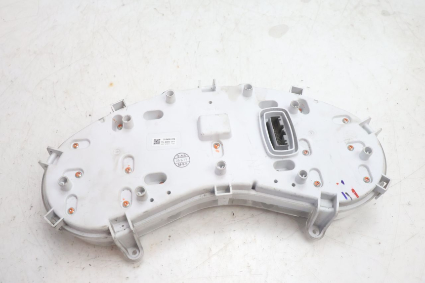 photo de CONTACHILOMETRI PIAGGIO MP3 500 (2016 - 2018) - Altra vista dell'articolo
