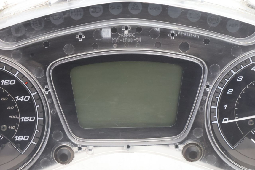 photo de CONTACHILOMETRI PIAGGIO MP3 500 (2016 - 2018) - Altra angolazione