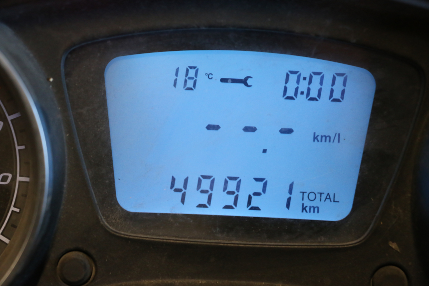 photo de CONTACHILOMETRI PIAGGIO MP3 500 (2016 - 2018) - Primo piano tecnico