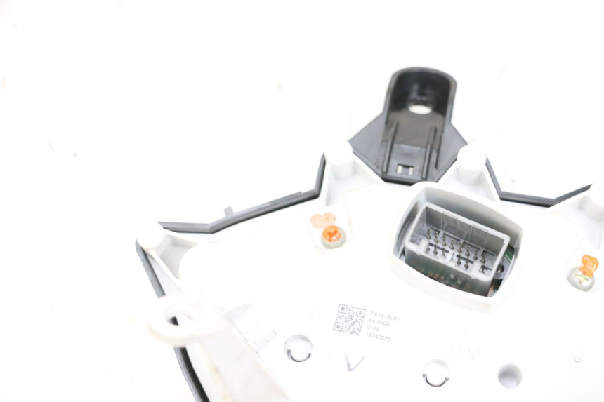 photo de CONTACHILOMETRI YAMAHA NEO'S CORE 1 (2022 - 2026) - Dettagli dei punti di fissaggio