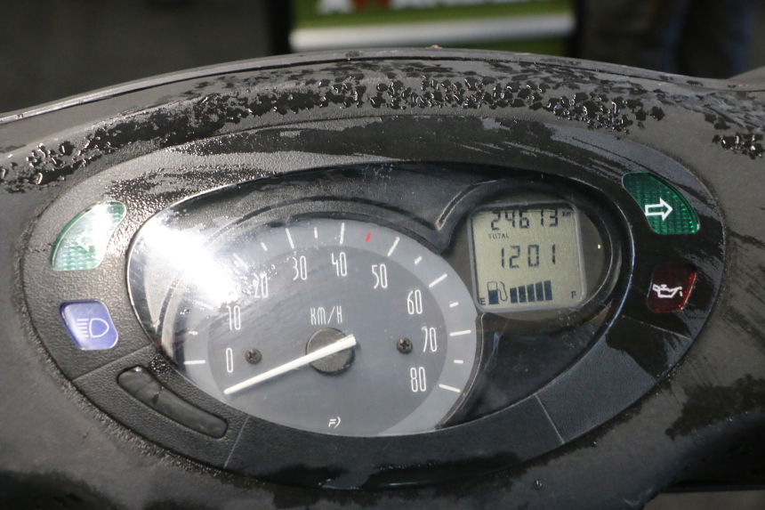 photo de CONTACHILOMETRI YAMAHA NEO'S NEOS 2T 50 (1998 - 2007) - Zoom sullo stato d'uso