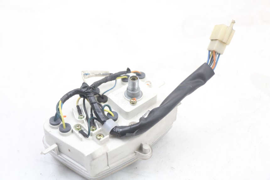 photo de CONTACHILOMETRI PEUGEOT KISBEE 2T 50 (2010 - 2017) - Dettagli dei punti di fissaggio