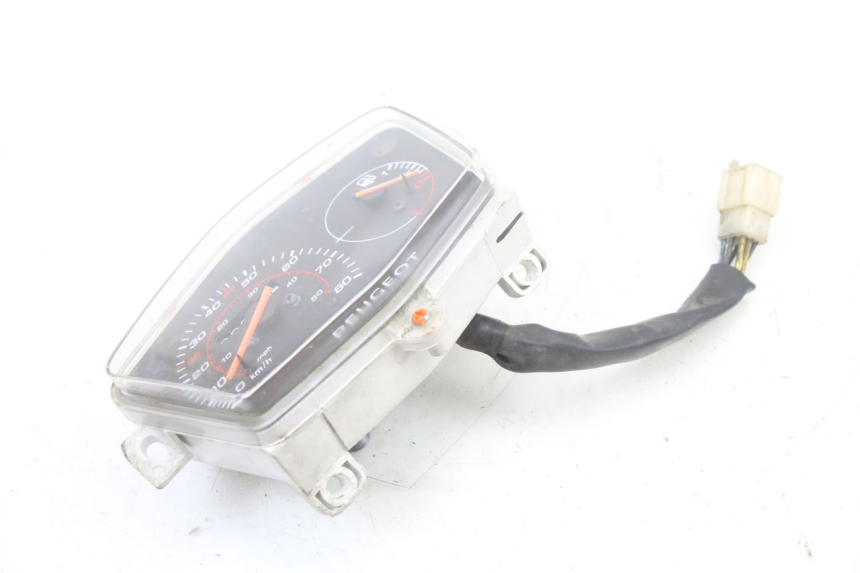 photo de CONTACHILOMETRI PEUGEOT KISBEE 4T 50 (2018 - 2022) - Primo piano tecnico