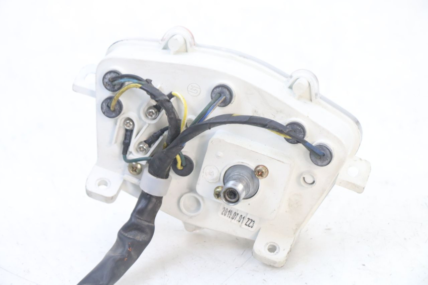 photo de CONTACHILOMETRI PEUGEOT KISBEE 4T 50 (2018 - 2022) - Stato della superficie e materiale