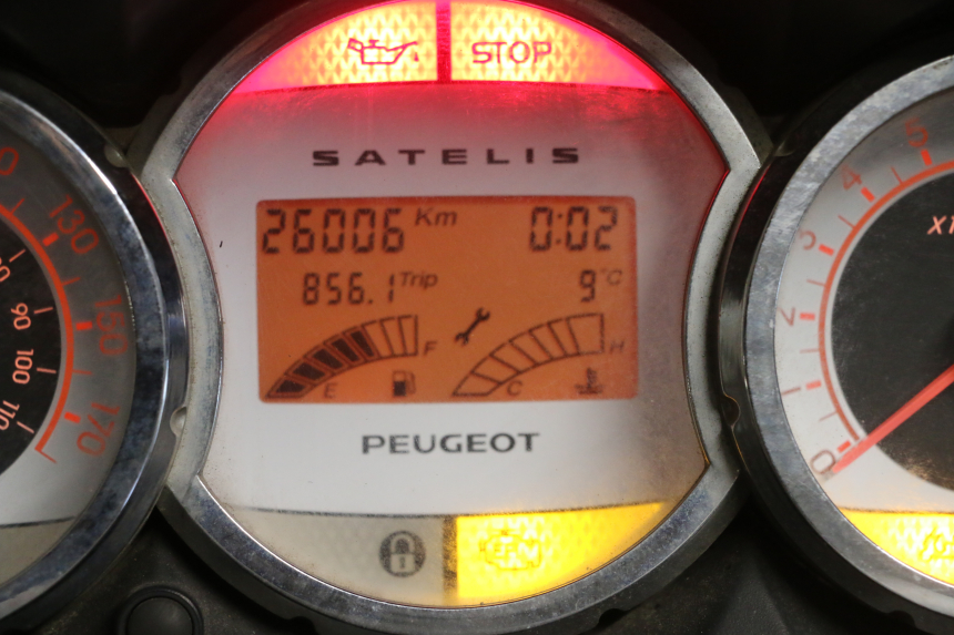 photo de CONTATORE PEUGEOT SATELIS 125 (2010 - 2012) - Zoom sullo stato d'uso