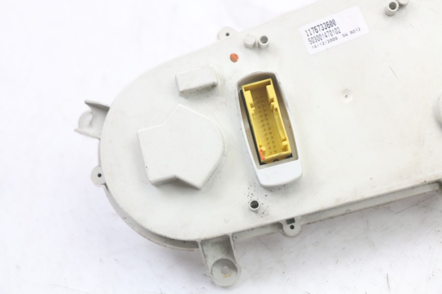 photo de CONTATORE PEUGEOT SATELIS 125 (2010 - 2012) - Stato della superficie e materiale