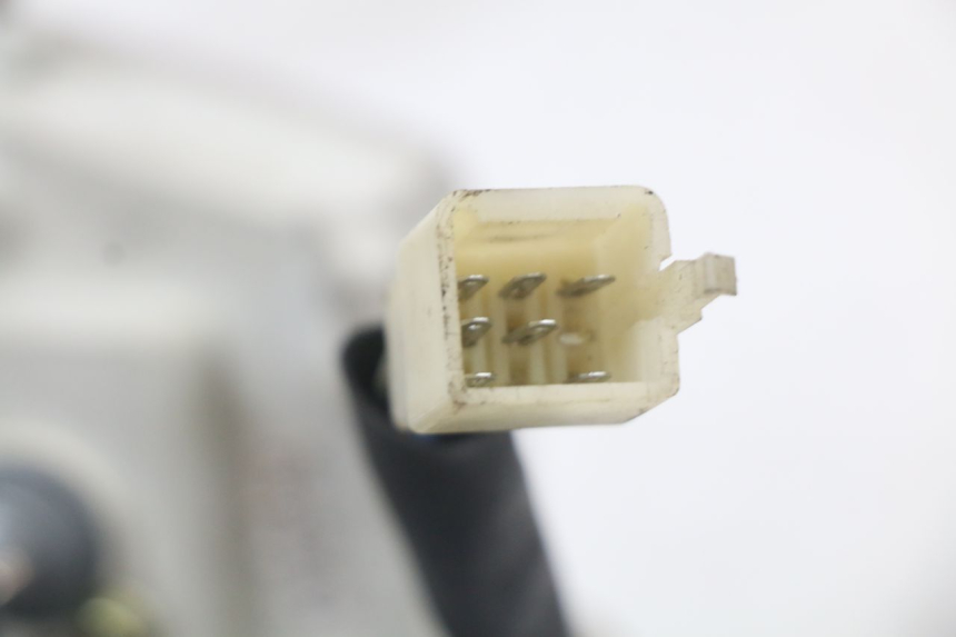 photo de CONTACHILOMETRI PEUGEOT STREETZONE 4T 50 (2018 - 2023) - Stato della superficie e materiale