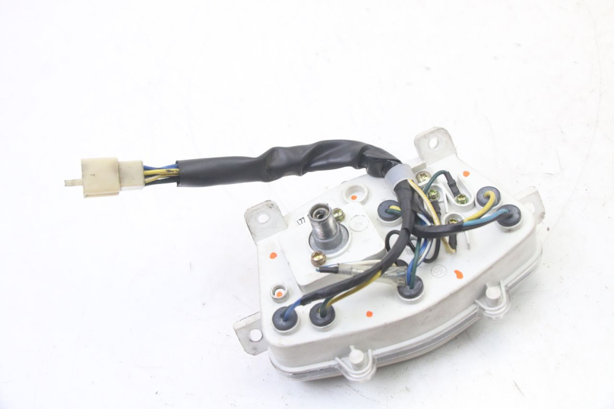 photo de CONTACHILOMETRI PEUGEOT STREETZONE I 2T 50 (2018 - 2020) - Dettagli dei punti di fissaggio