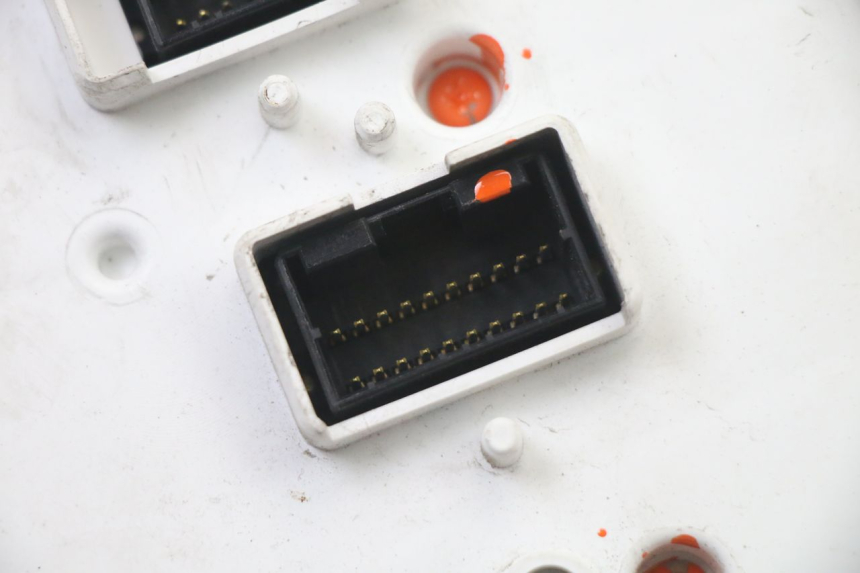 photo de CONTACHILOMETRI PIAGGIO MP3 LT 400 (2007 - 2012) - Altra vista dell'articolo