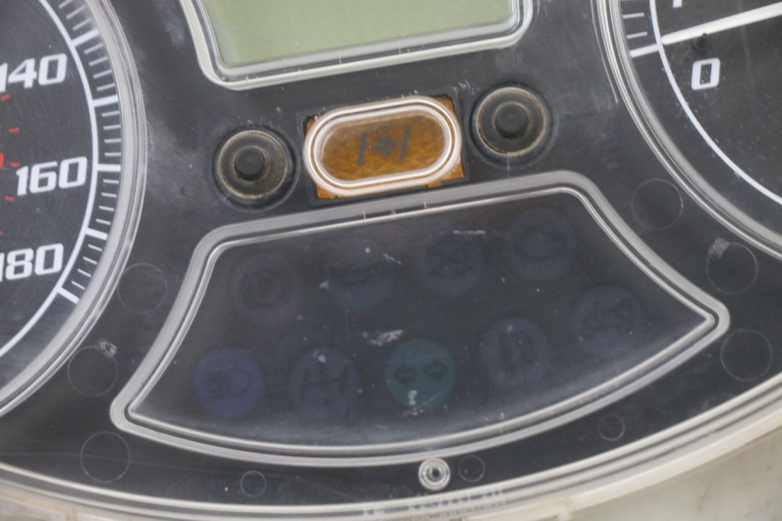 photo de CONTACHILOMETRI PIAGGIO MP3 LT 400 (2007 - 2012) - Vista d'insieme del prodotto