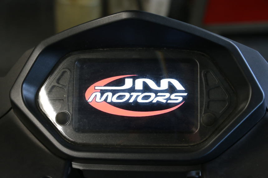 photo de CONTACHILOMETRI JM MOTORS R-MAX TECH 50 (2024 - 2026) - Primo piano tecnico
