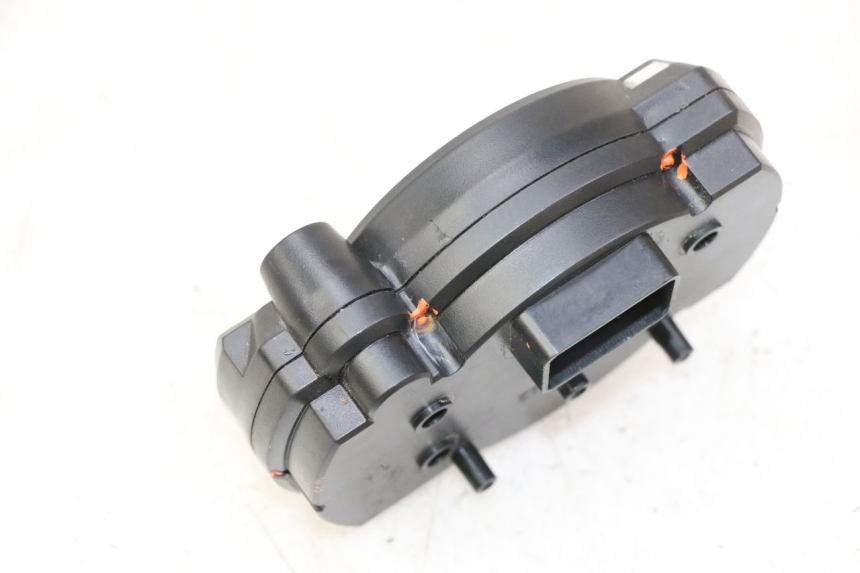 photo de CONTACHILOMETRI MAG POWER R-STREET 50 (2016 - 2025) - Caratteristiche distintive