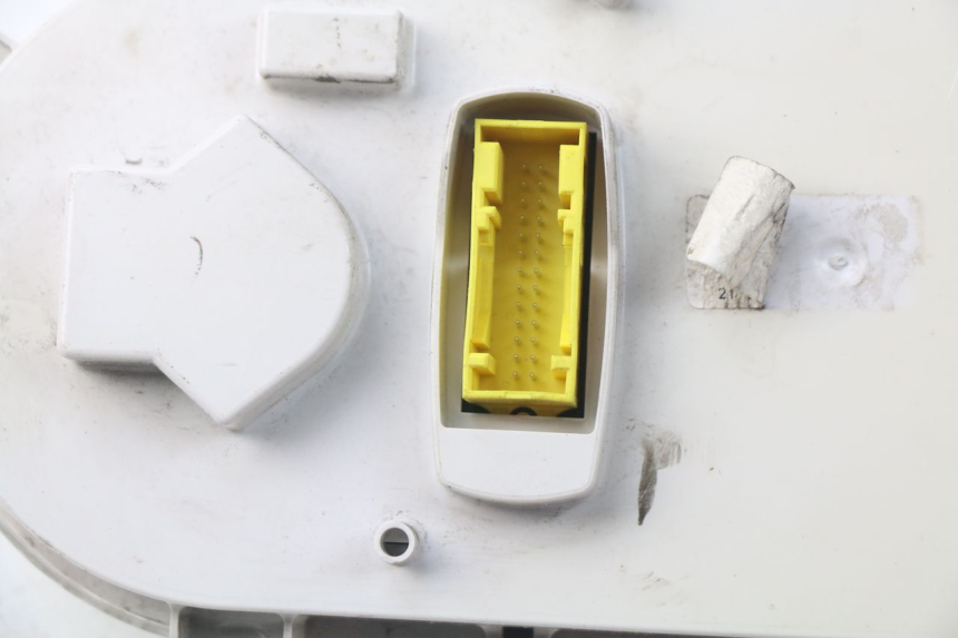 photo de Contachilometri PEUGEOT SATELIS 300 (2012 - 2015) - Stato della superficie e materiale