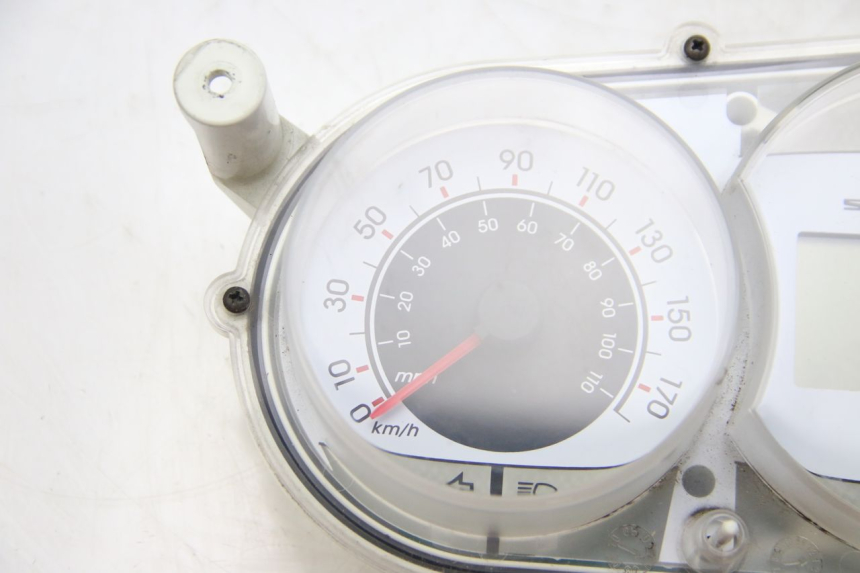 photo de CONTACHILOMETRI PEUGEOT SATELIS 125 (2006 - 2009) - Zoom sullo stato d'uso