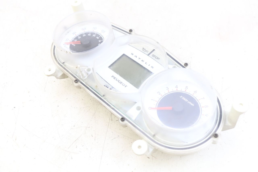 photo de CONTACHILOMETRI PEUGEOT SATELIS 125 (2006 - 2009) - Primo piano tecnico