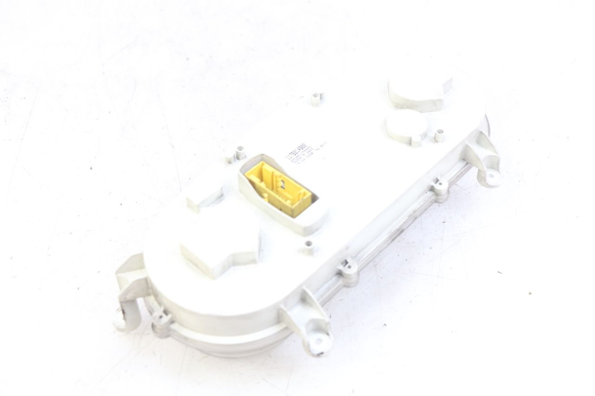 photo de CONTACHILOMETRI PEUGEOT SATELIS 125 (2006 - 2009) - Dettagli dei punti di fissaggio