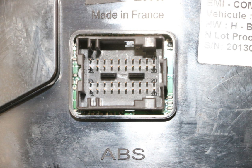 photo de contachilometri PEUGEOT SATELIS 125 (2013 - 2018) - Vista d'insieme del prodotto