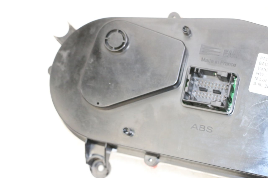 photo de contachilometri PEUGEOT SATELIS 125 (2013 - 2018) - Dettagli dei punti di fissaggio