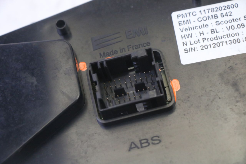 photo de CONTATORE PEUGEOT SATELIS 125 (2010 - 2012) - Altra vista dell'articolo