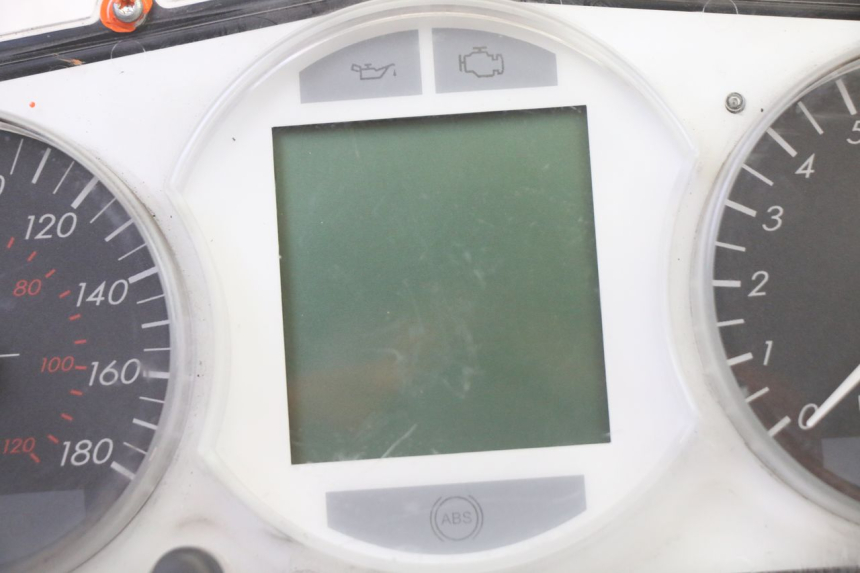 photo de CONTATORE PEUGEOT SATELIS 125 (2010 - 2012) - Primo piano tecnico