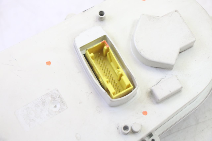 photo de CONTACHILOMETRI PEUGEOT SATELIS 125 (2006 - 2009) - Altra vista dell'articolo