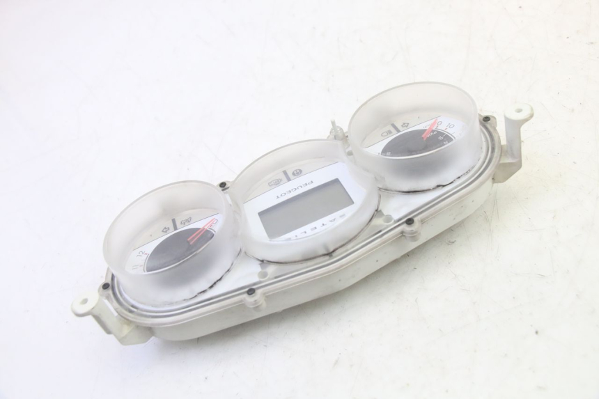 photo de CONTACHILOMETRI PEUGEOT SATELIS 125 (2006 - 2009) - Stato della superficie e materiale